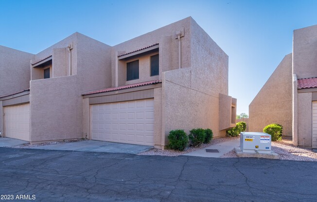 7410 N 44 DR