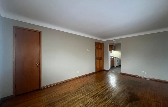 1 bed, 1 bath, 650 sqft, $999, Unit Unit 4