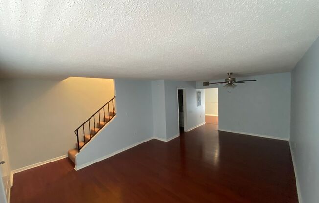 2 beds, 1.5 baths, $1,250, Unit #405