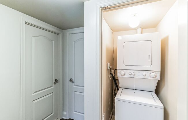 1 bed, 1 bath, 704 sqft, $1,750, Unit F34