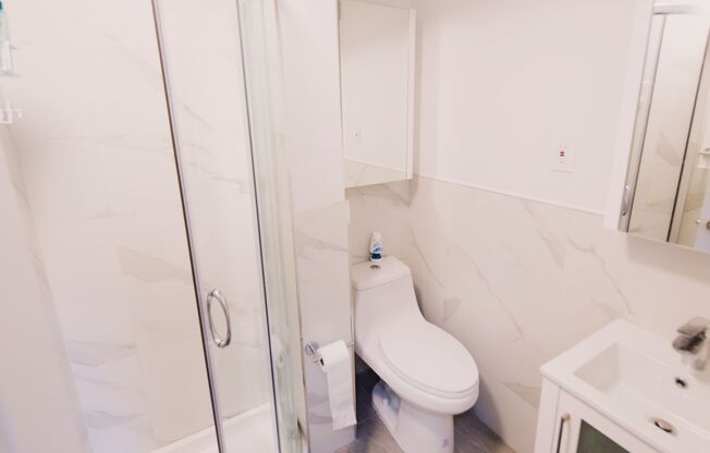 2423 Cambreleng LLC