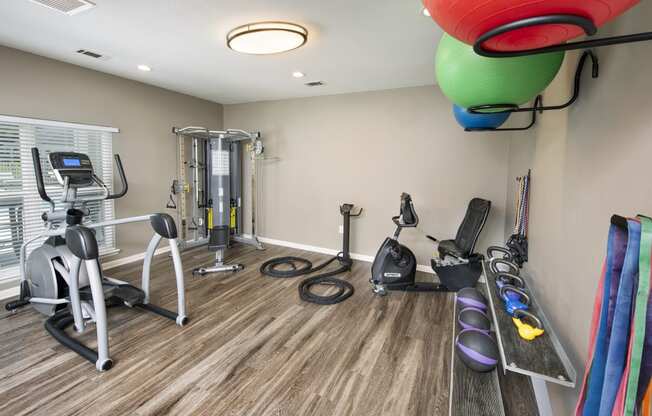 the gym at the preserve at polk apartments