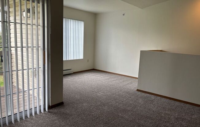 2 beds, 1 bath, $1,225, Unit 2409-10