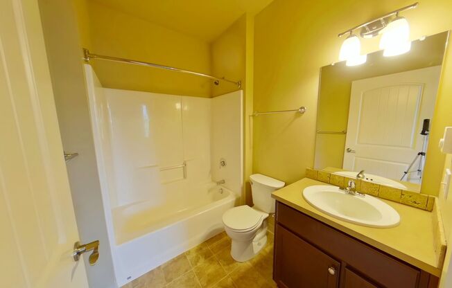 2 beds, 2 baths, 700 sqft, $1,800, Unit 302