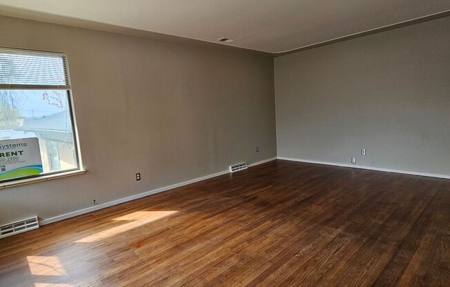 1134-1138 N Akron St