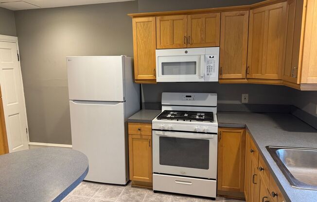 West Conshohocken 4 Bedroom 2 brick bath Twin $2,500/mo