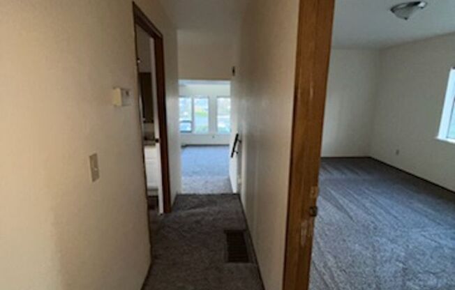 2 beds, 1 bath, 1,144 sqft, $1,795, Unit B