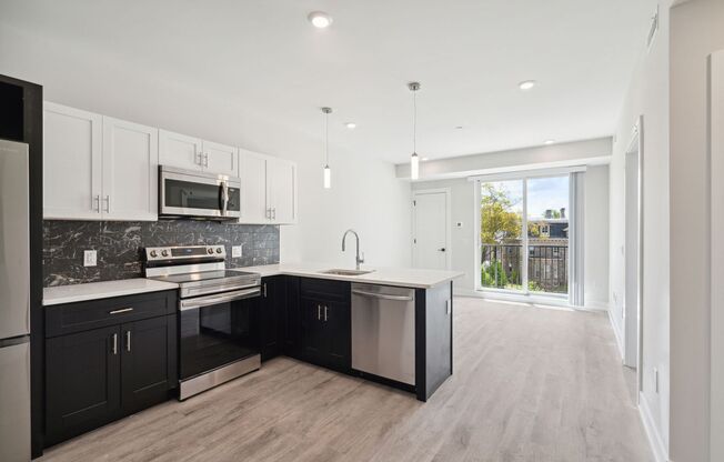 1 bed, 1 bath, 597 sqft, $1,650, Unit D02