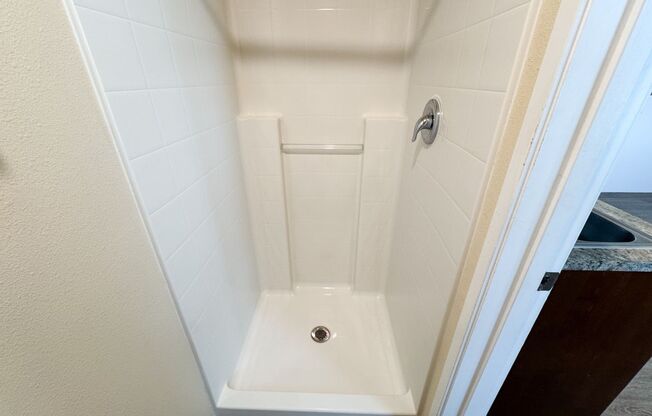 Studio, 1 bath, 154 sqft, $1,145, Unit 454
