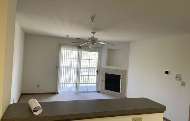 1 bed, 1 bath, 710 sqft, $1,000