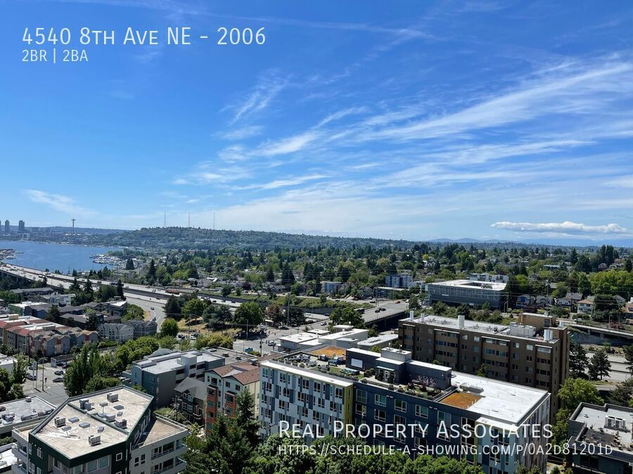 4540 8th Ave NE