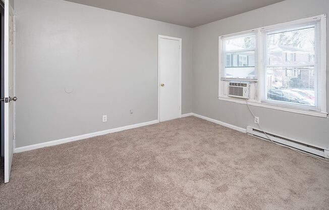 1 bed, 1 bath, 650 sqft, $975, Unit 3823-5