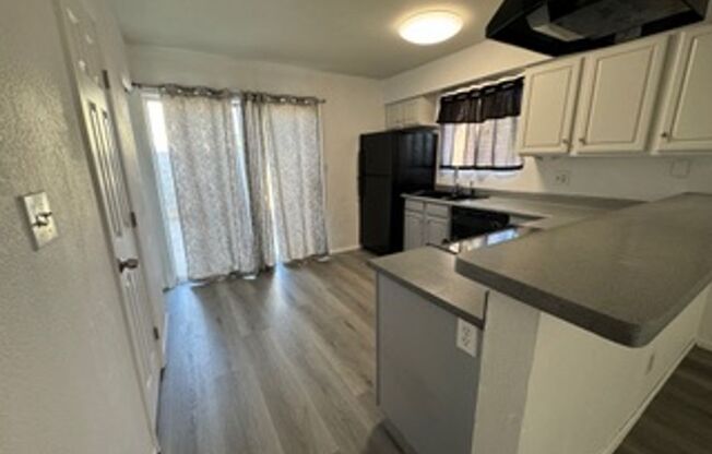 2 beds, 1.5 baths, $1,400, Unit Unit 1