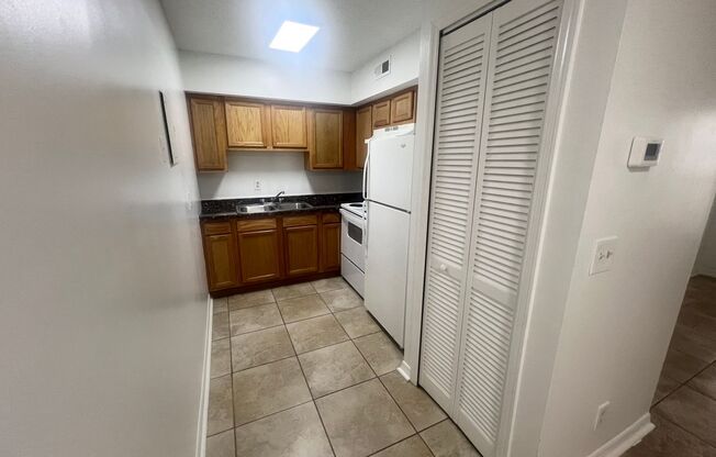 1 bed, 1 bath, 700 sqft, $925, Unit Unit 3