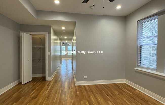 4452 N SHERIDAN
