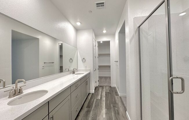 5 beds, 3 baths, $2,795