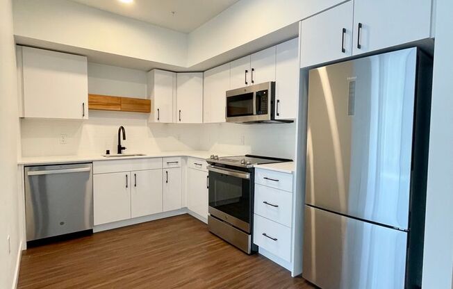 1 bed, 1 bath, 714 sqft, $2,375, Unit 215