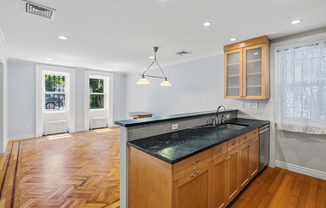 7 SAINT MARKS AVE