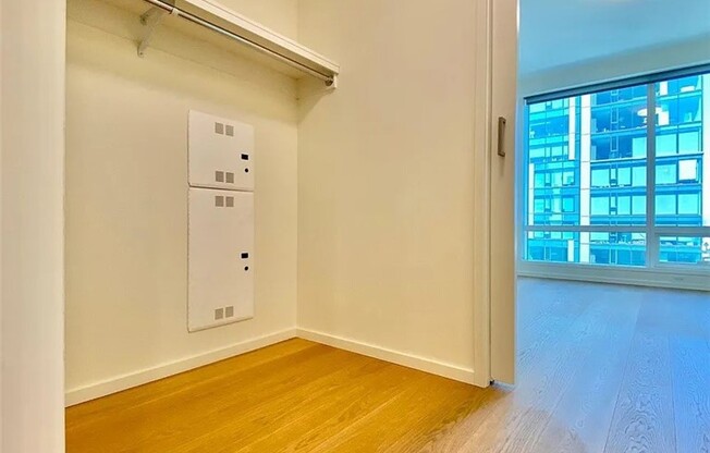 1 bed, 1.5 baths, 937 sqft, $4,150, Unit 1828