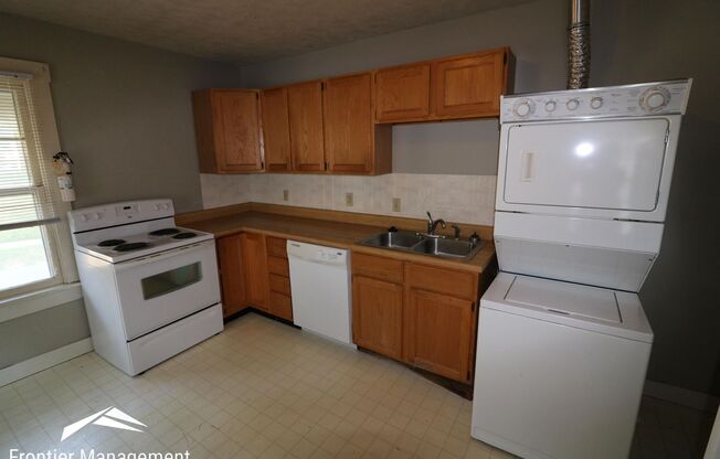 6 beds, 3 baths, $2,000, Unit 1