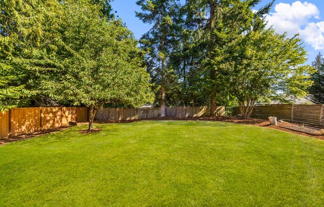 Shoreline 4 Bedroom Beautiful Gardens