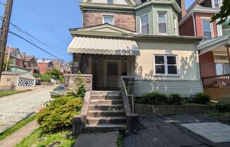 5229 Gertrude St Pittsburgh PA 15207