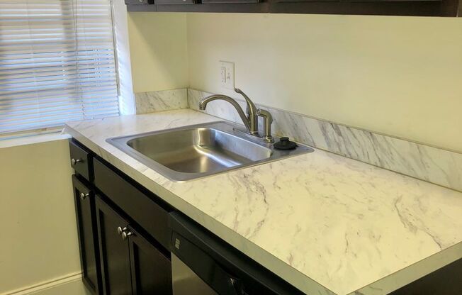 Studio, 1 bath, $850, Unit 840-1B