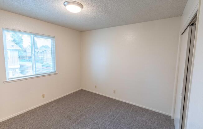 2 beds, 2 baths, 945 sqft, $1,595
