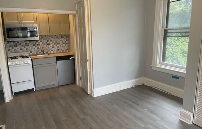 4802 Chester Avenue (f/s)