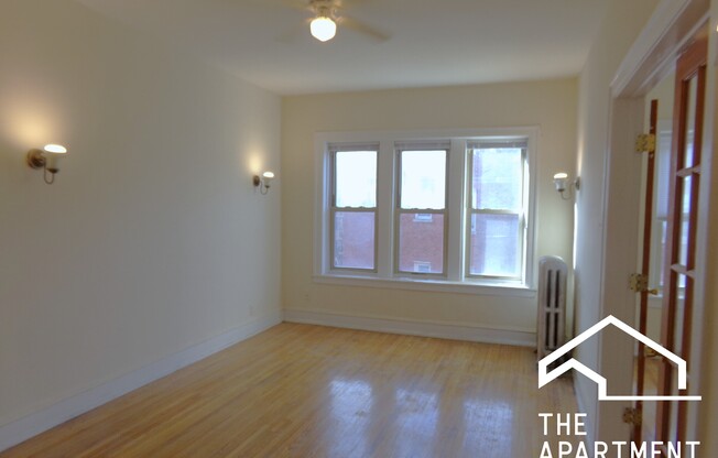1322 W ESTES