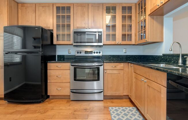Cozy Move-in ready 2 Bed / 2.5 Bath Townhouse in Sandlewood Creek in Winter Park!