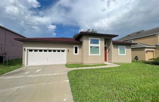 Fantastic 4 Bedroom, 2 Bathroom Home in Poinciana!!