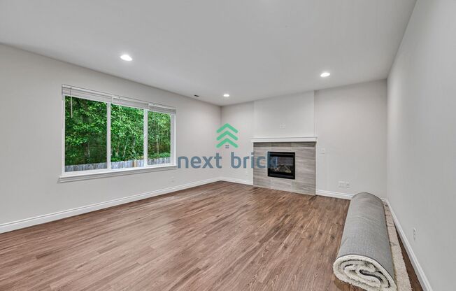 Bothell 5BR 3Bath-on a quiet neighborhood with smart upgrades + EV charging