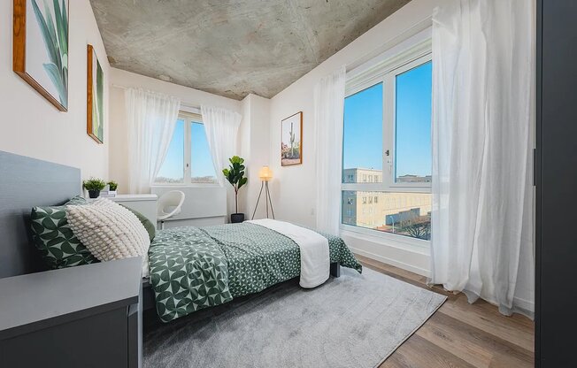 2 beds, 1 bath, $4,975, Unit 515