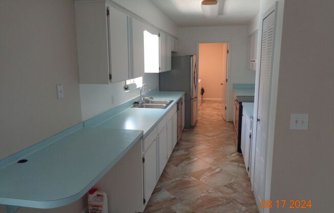 2 beds, 2 baths, $1,900