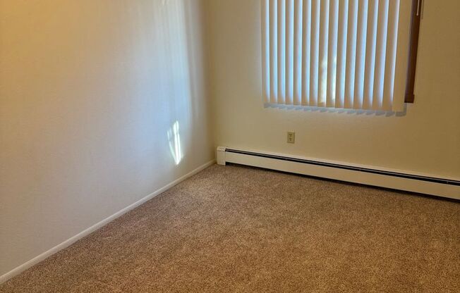 2 beds, 1 bath, 600 sqft, $800, Unit Unit 209