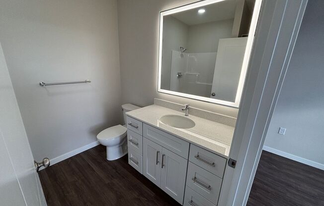 2 beds, 2 baths, 957 sqft, $1,725, Unit 417 - B1120 Corner Unit