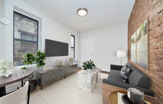 313 E 95 ST