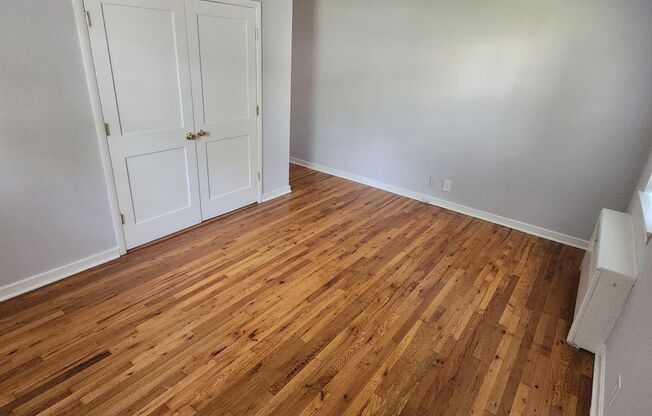 2 beds, 1 bath, 897 sqft, $2,135, Unit B-07