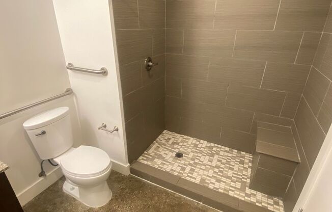 1 bed, 1 bath, 1,033 sqft, $1,050, Unit 119