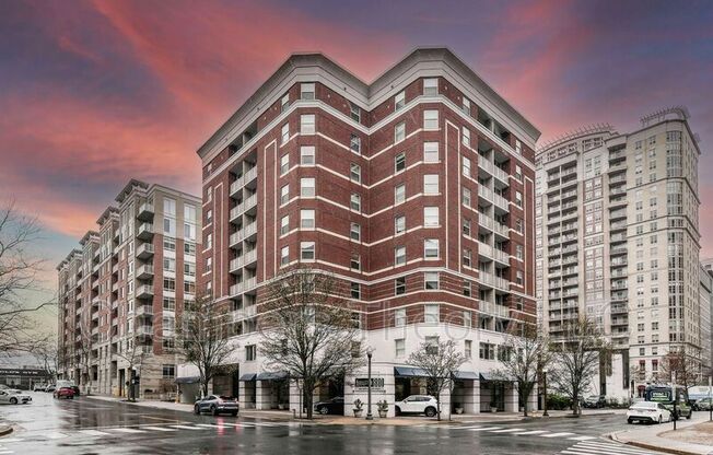 880 N Pollard St #427