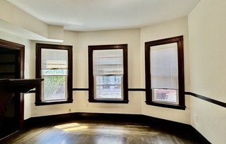 2 beds, 1 bath, $2,400, Unit 1