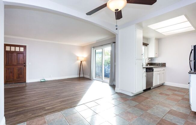 Heart of Hilcrest condo!
