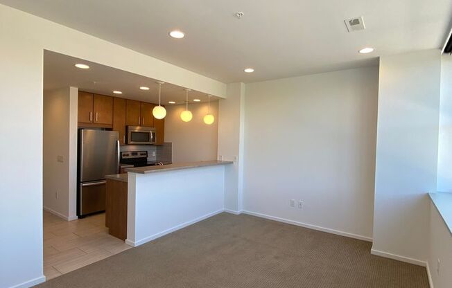 1 bed, 1 bath, 711 sqft, $1,215, Unit 516