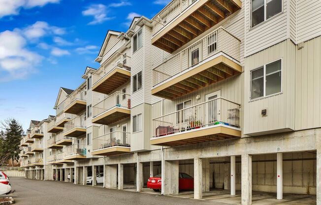 2 beds, 1 bath, 738 sqft, $1,725, Unit 250-106 (ADA)