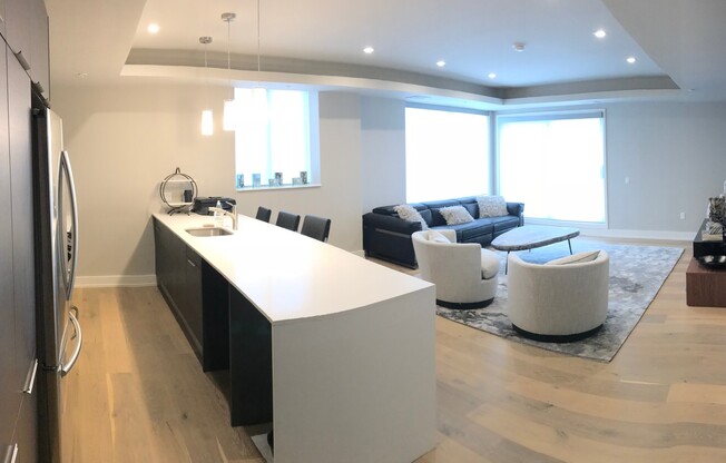2 beds, 2 baths, 700 sqft, $3,495, Unit 605