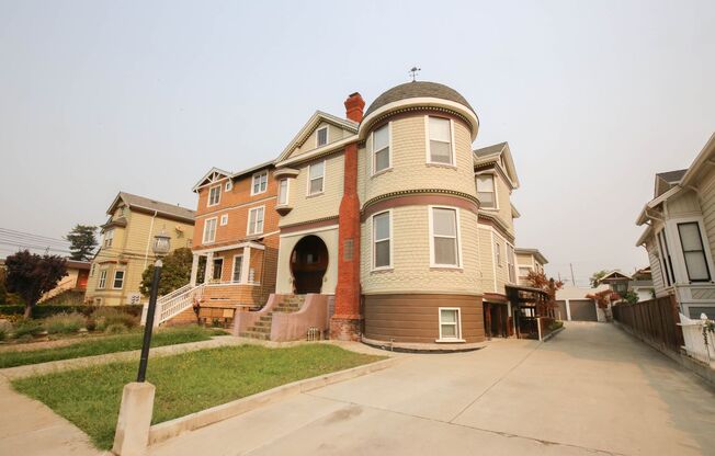 2249 San Antonio Ave.