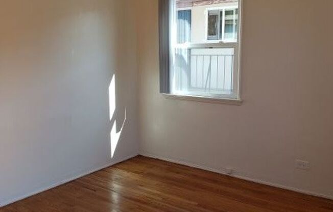 2 beds, 1 bath, $2,280, Unit 4353