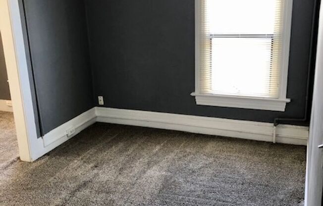 Studio, 1 bath, 300 sqft, $1,100, Unit Unit #7