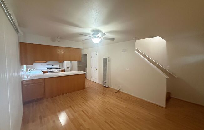Nice Unit in a Duplex. Private Enclosed Yard,